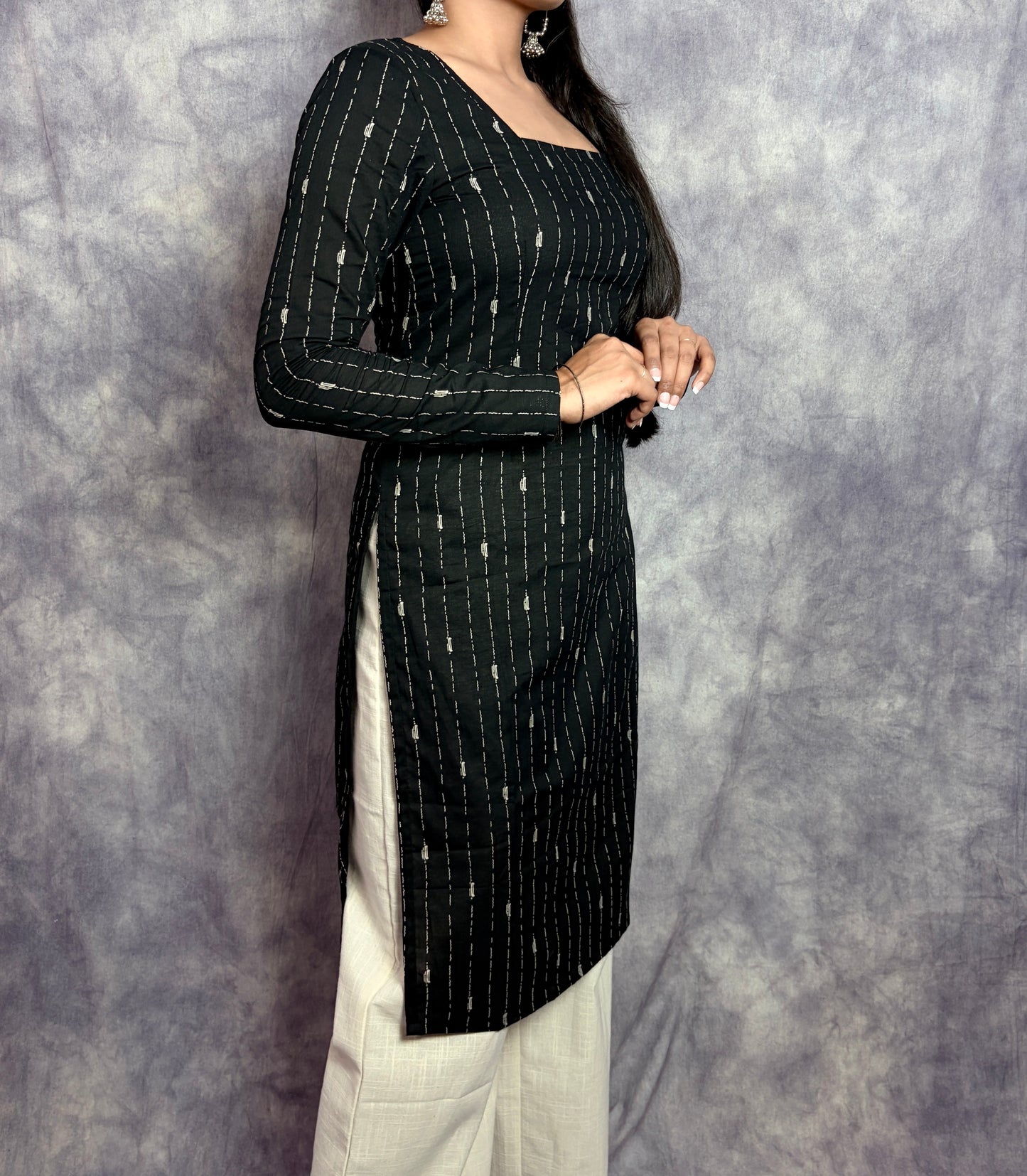 LUNA U NECK KURTI