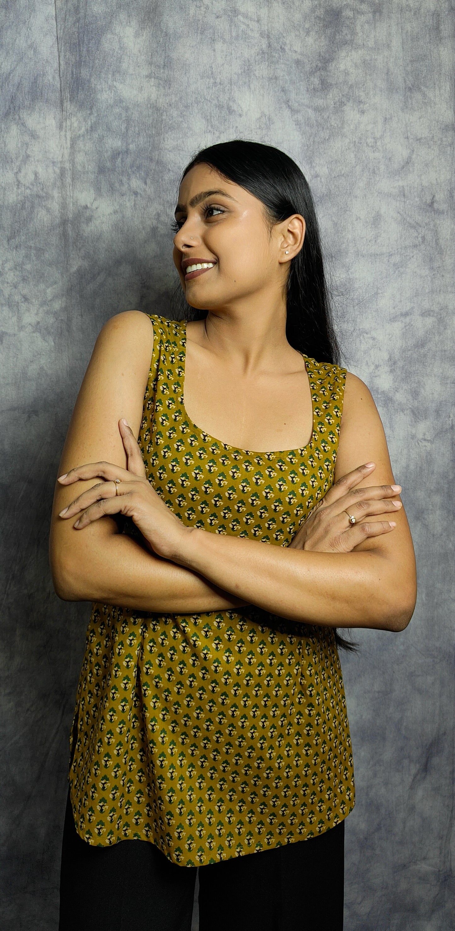 UMORA SLEEVELESS KURTI