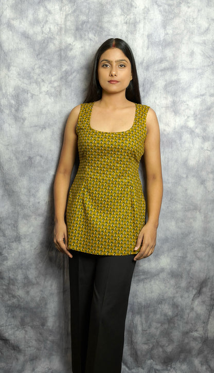 UMORA SLEEVELESS KURTI