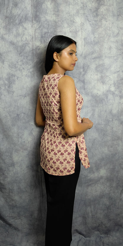 URINA SLEEVELESS KURTI