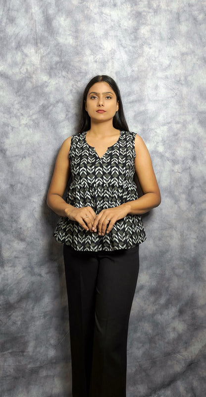 EBON SLEEVELESS TOP